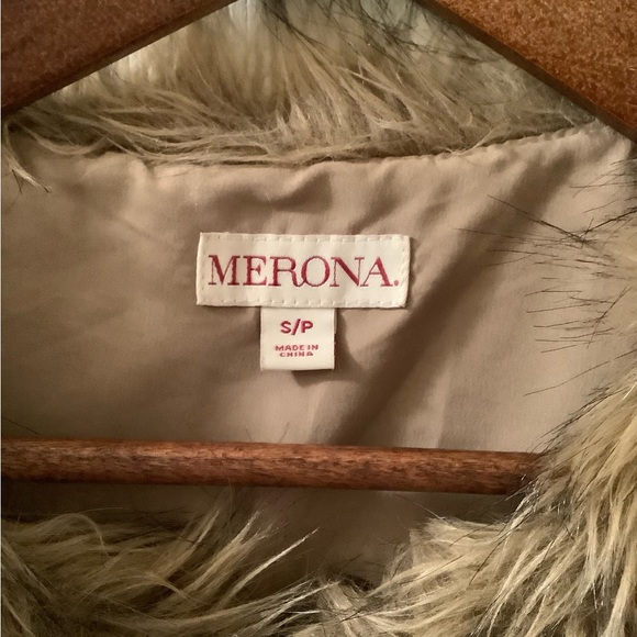 COPY - MERONA Faux Golden Island Fox Fur Vest Size Small - Picture 16 of 16